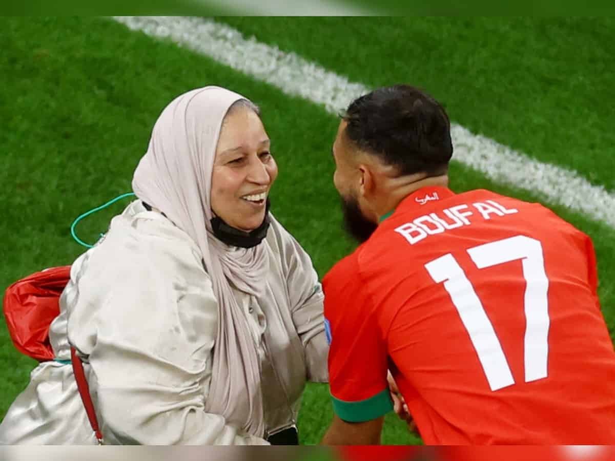 Morocco's Ashraf Hakimi kisses the forehead of his mother after victory  over Belgium, photo goes viral - GulfToday