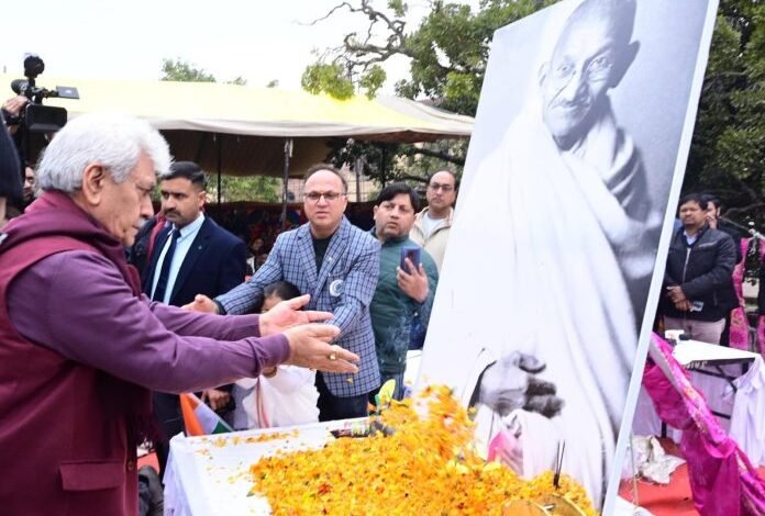 LG Sinha Pays Tributes To Mahatma Gandhi On His Punyatithi - Srinagar News